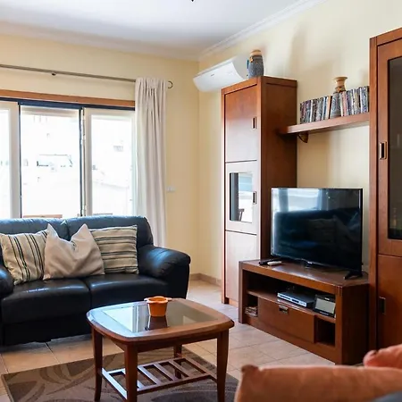 2 Beedroms Old Tow Apartment *